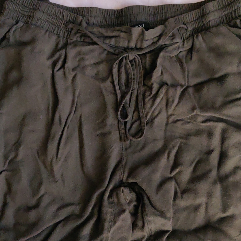Forever 21 boho dark green linen cropped pants - Picture 4 of 8